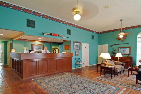 Best Western Old Main Lodge Waco Interior photo